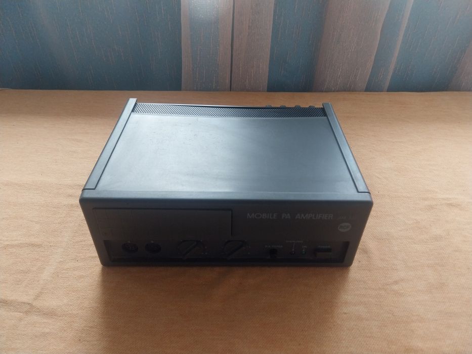 Amplificator model vechi.
