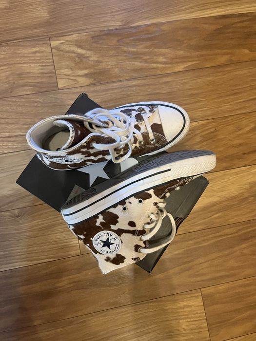 Converse 38 cow print