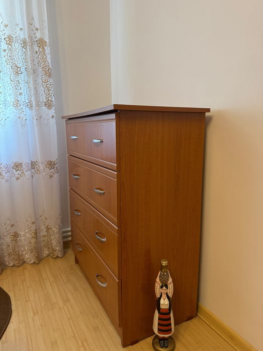 Vând mobila de dormitor in stare foarte bună