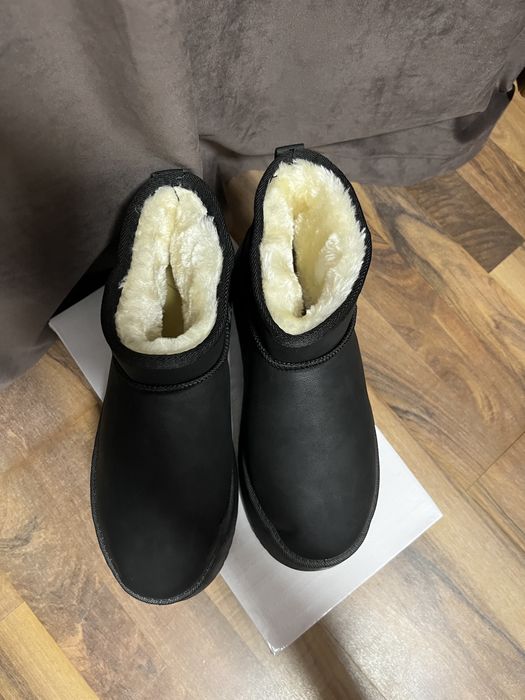 Incaltaminte tip UGG
