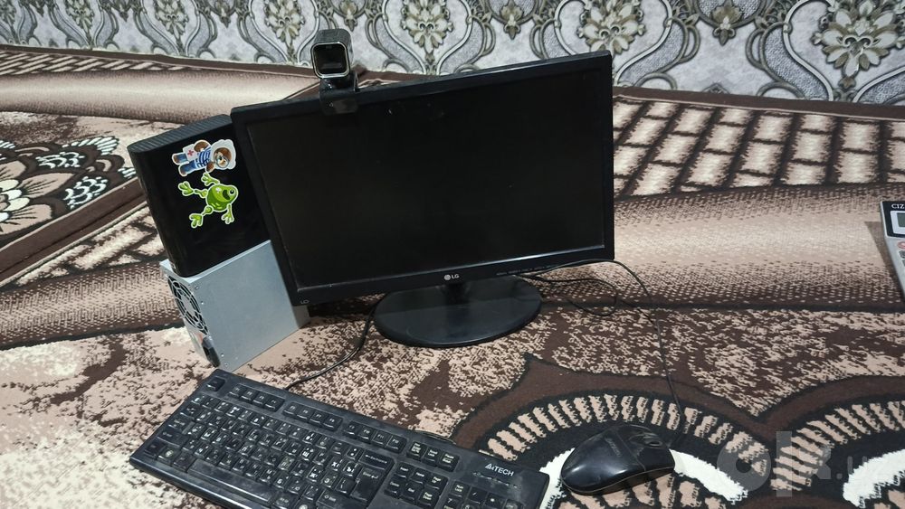 Monitor LG sichqoncha va fleshka