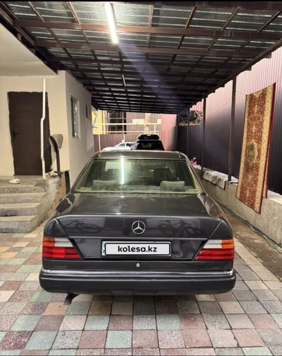 Mercedes Benz E300