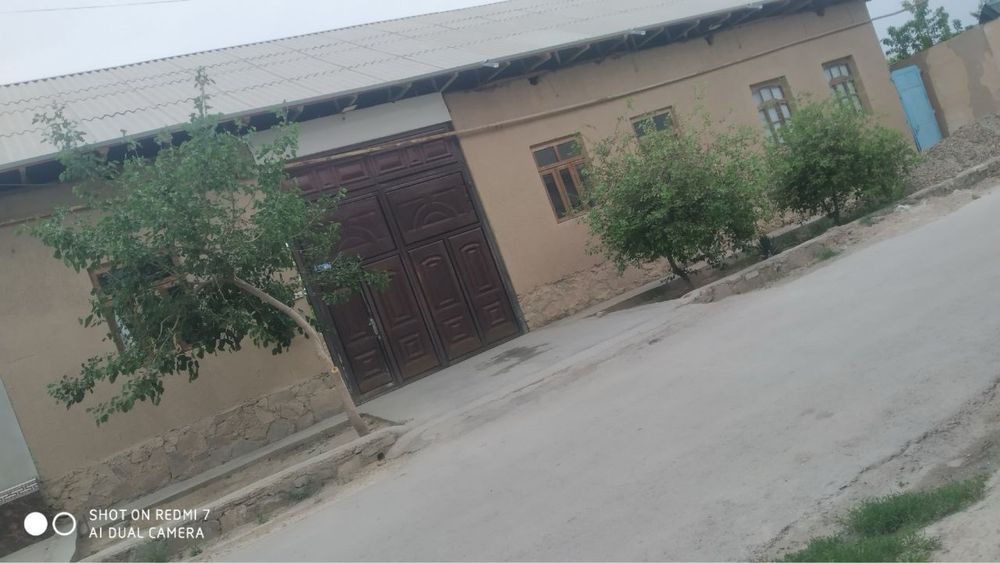 Ховли сотилади срочно!