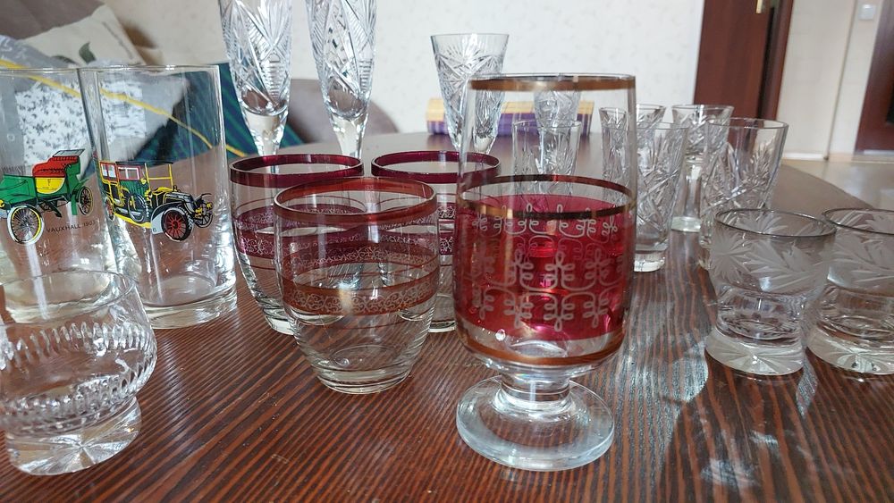 Продам хрустальные рюмки и фужеры ,стаканы  для добора.