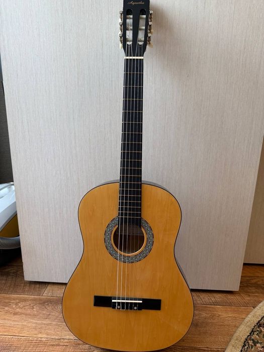 Гитара классическая шестиструнная