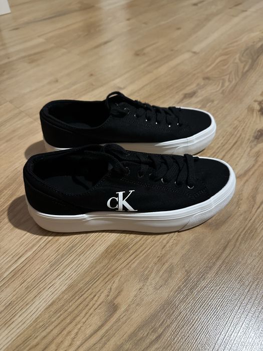 Calvin Klein кецове