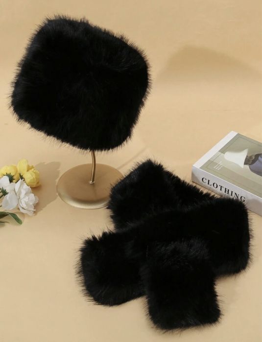 Caciula  blana plus fular noi