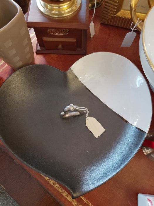 Порцеланови чинии Noritake