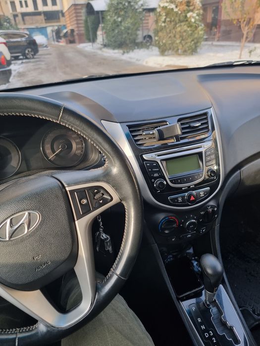 Продаю Hyundai Accent в идеальном состоянии,
