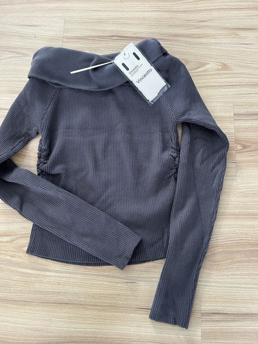 Дамска блуза с голи рамена