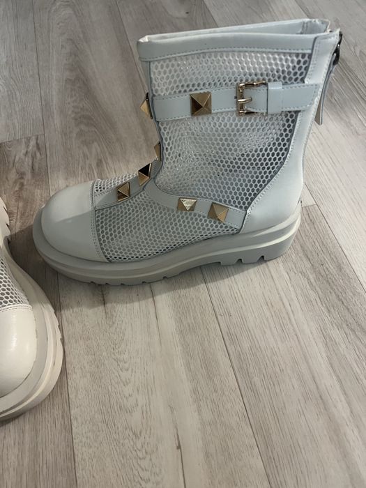 Босоножки продам на выход