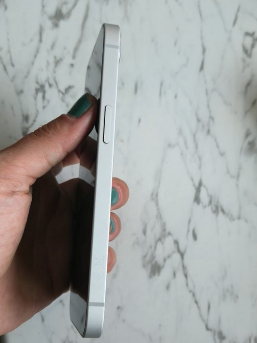 Vand iPhone 16e piese( recarosare)