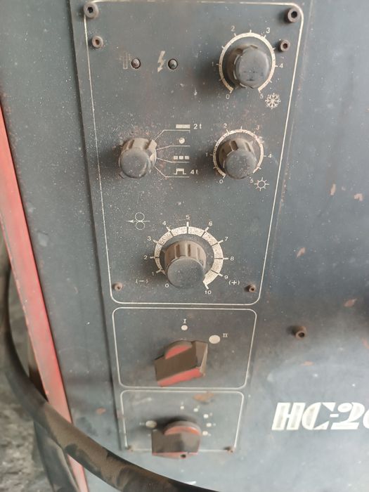 Трифазен заваръчен апарат CO2