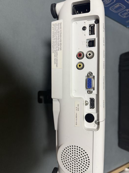 Продам проектор EPSON EB-S05 с дефектом