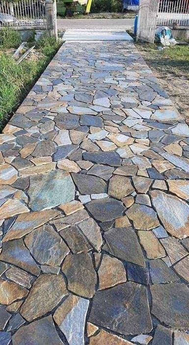 Piatră Naturală de Munte 100% Naturală
- Ideală pentru alei, terase, s