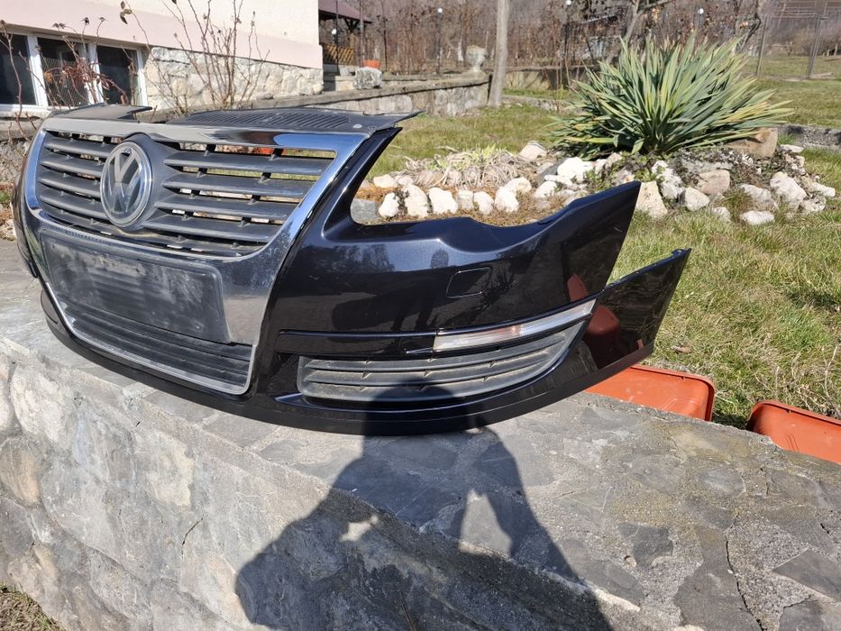 Vând bara fata VW PASSAT B6 Negru LC9X cu spălătoare completa