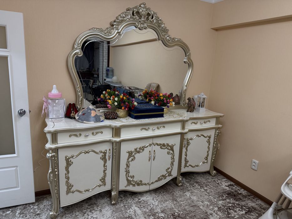 Комод с зеркалом в стиле «Венеция Classic»
