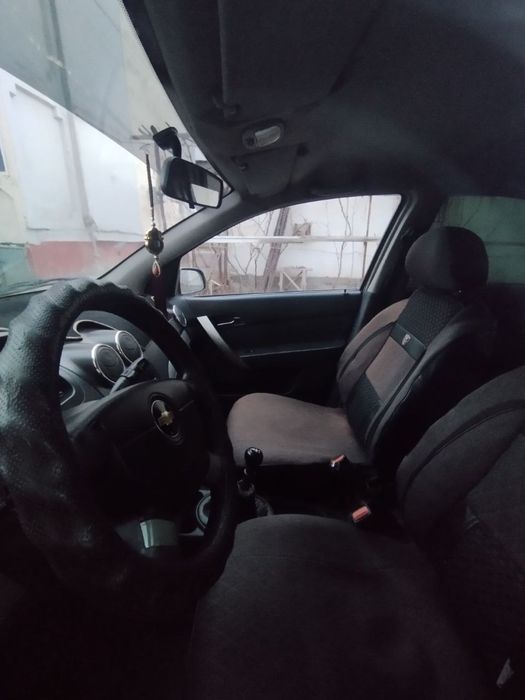 Nexia 3  mashinasi sotiladi