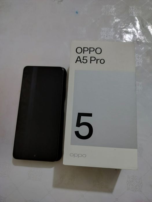 Телефон почти новый