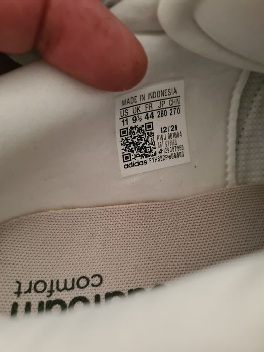 Vind o pereche de Adidași .AdidasPostmove originali Indonezia