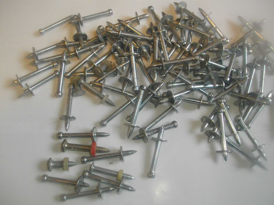 БГ Соц поялник Гайковерт UNITEC Ел.Такер AEG Капси заряди HILTI Пирони