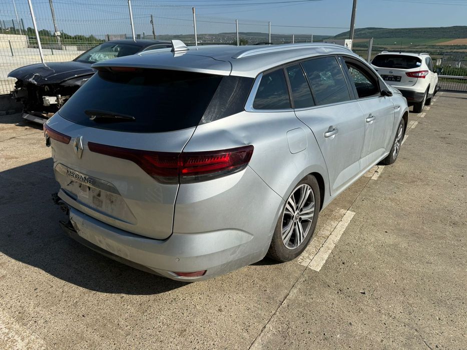 Dezmembrez Renault megane 4 facelift 2023 break argintiu 1.3 tce H5H cutie automata volan stanga
