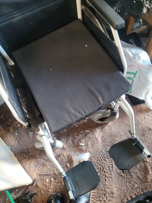 Продаю инвалидную коляску в отличном состояние