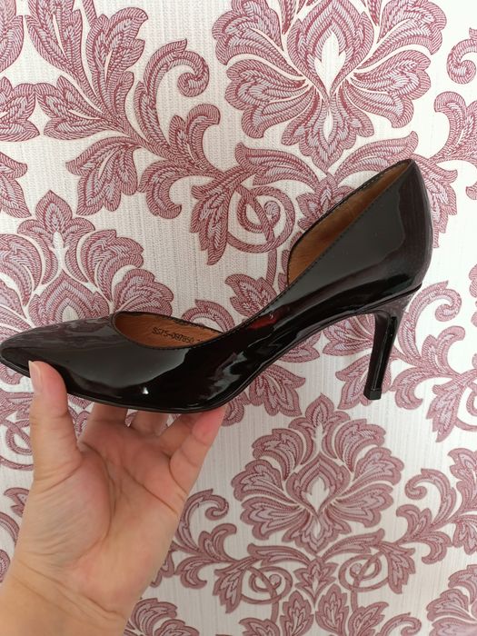 Продам новые кожаные туфли