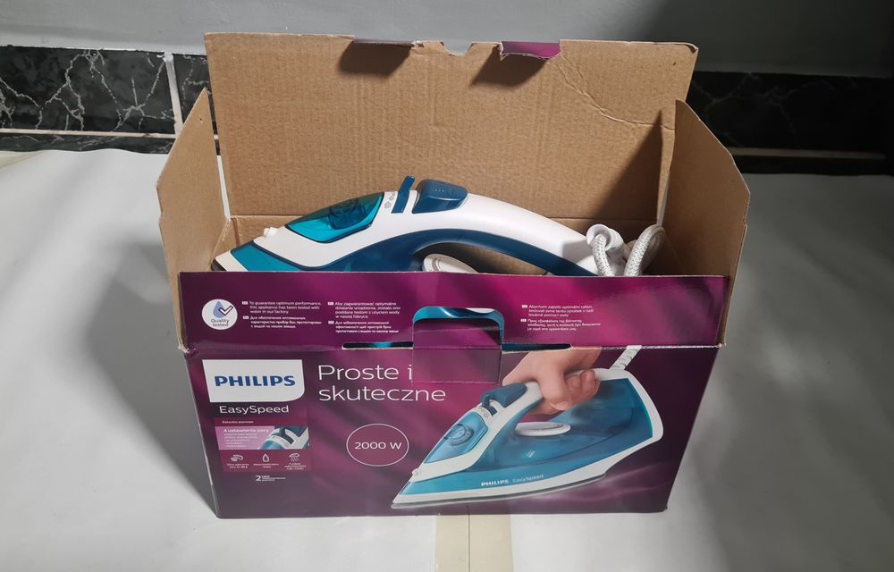 OFERTĂ - Fier de călcat cu abur Philips EasySpeed 2000W + cutie