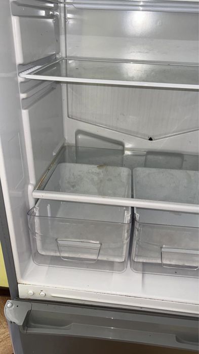 Холодильник indesit