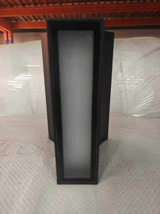 Висококачествена LED стенна лампа Luna Lighting – 11W, 3000K, 300 lm