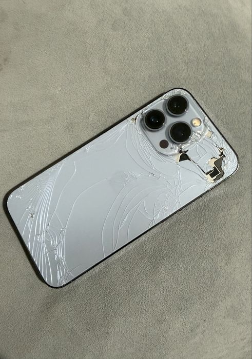 iPhone 13 Pro Sierra Blue