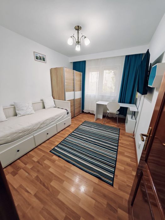 Inchiriez apartament 3 camere