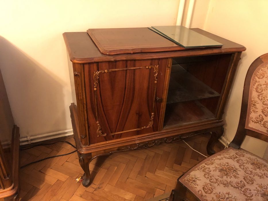 Mobila Madrigal -lemn masiv, set elegant sufragerie-living