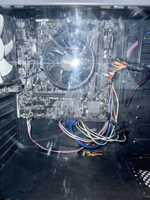 Продаю компьютер для учебы, можно для игры