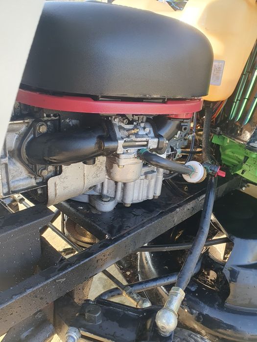 Tractoraș de tuns iarba gazon VIKING