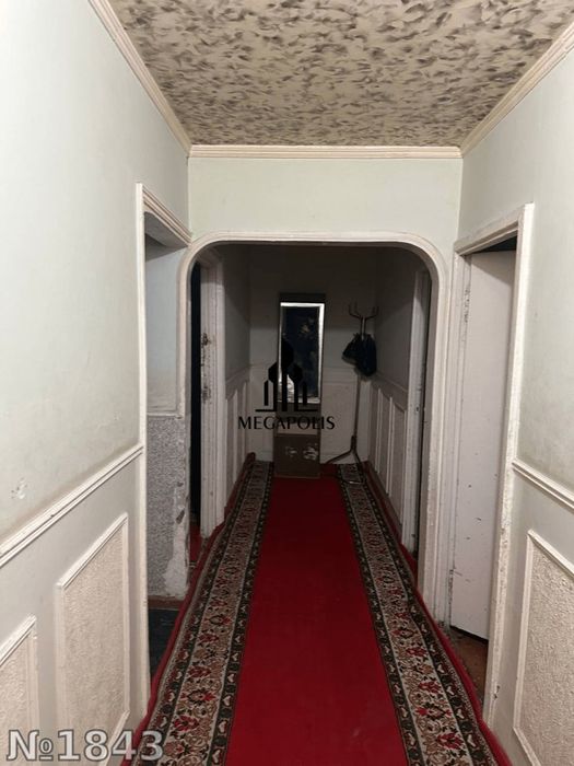 Narxi kelishsa boʻladi 4xonali 5-qavat kvartira sotiladi