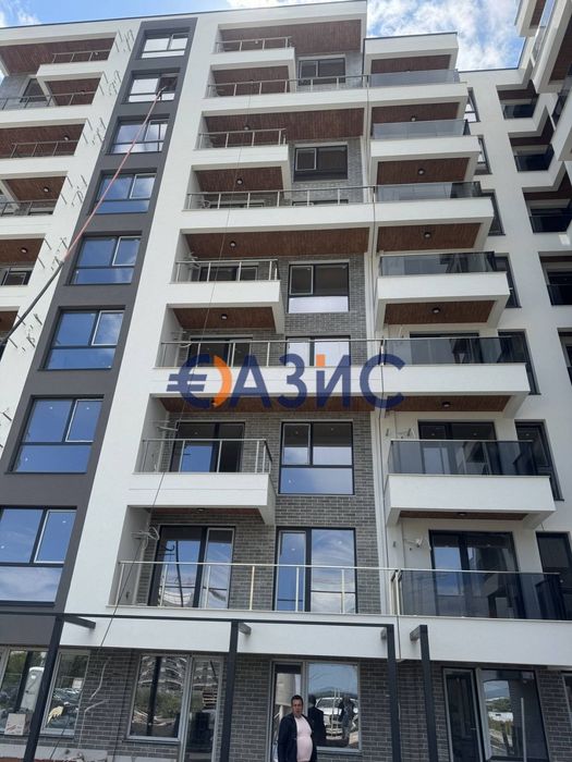 Продава се Тристаен апартамент в Бургас, Център - 82 кв.м за 840 €/кв.м - Снимка #2