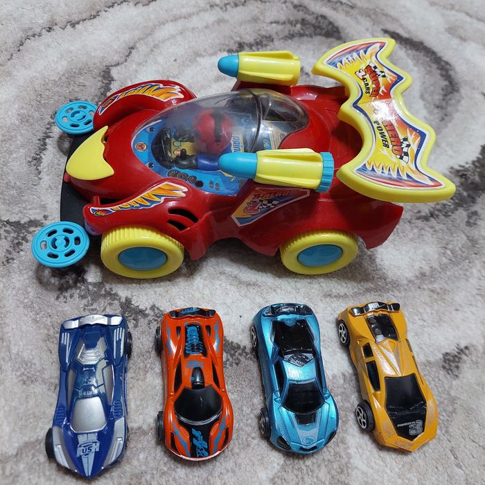 Продам   машинки