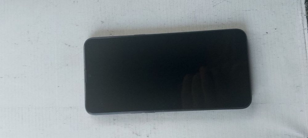 Samsung A10s sotiladi abmen ham bor apple ga narxini kelishamiz  dapla