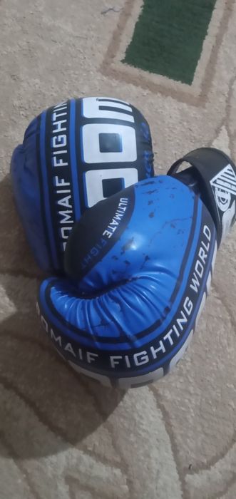 Боксёрский перчатка новый!