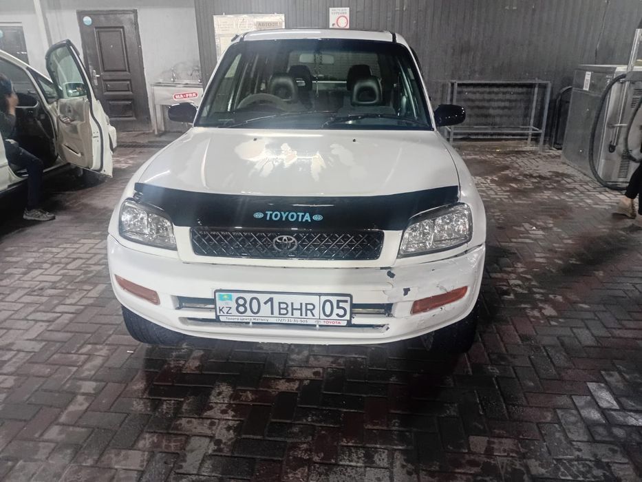 Toyota RAV4 1996год