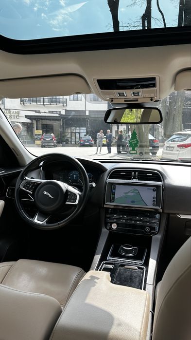 Jaguar F-Pace 2.0d GARANTIE 2 ani, motor refacut complet