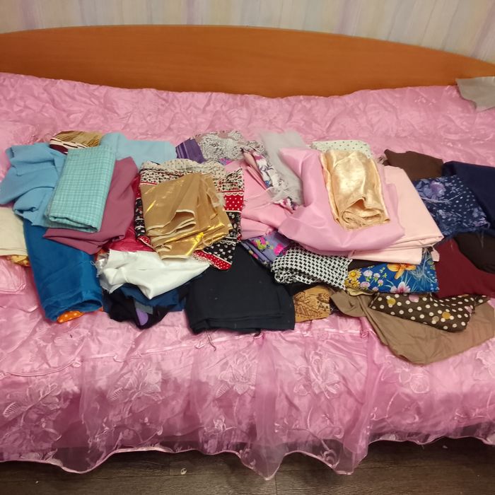 Срочно продам очень много ткани отличного качества