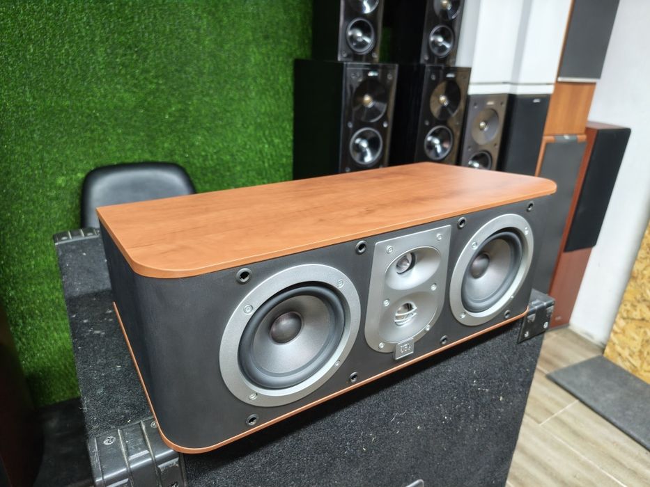 Център JBL ES-26C
