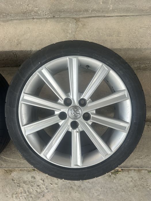 Диск 18 от Toyota с покрышками