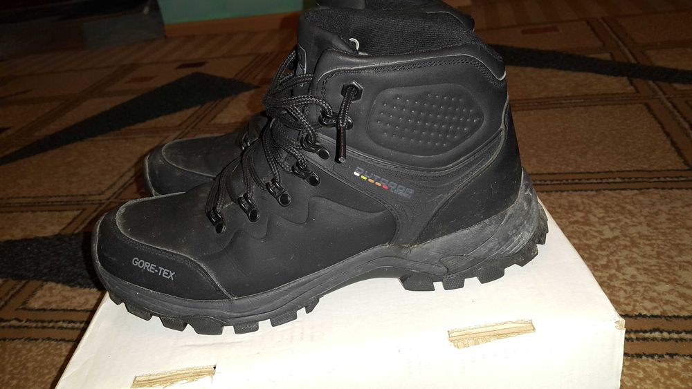 Кроссовки зима 43 р