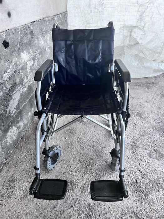 Коляска для инвалидных