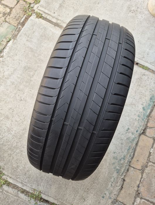 O bucată 255/45 R19 vară - una Pirelli