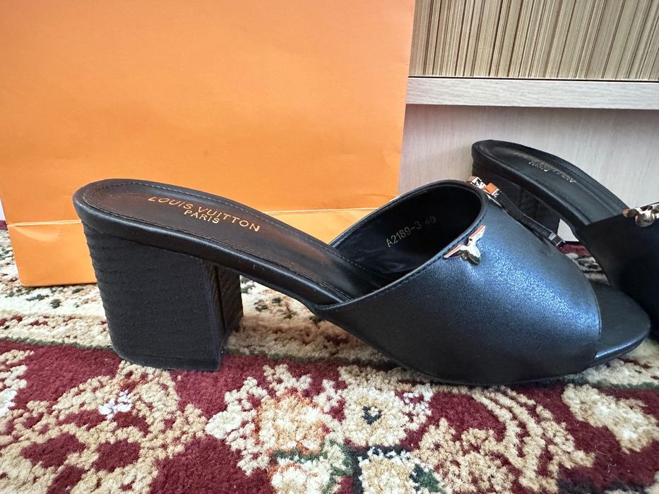 Тапочки Louis Vuitton